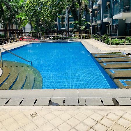 One Palm Tree Villas Condominium - Studio Room With Balcony - Across Terminal 3 Manila Zewnętrze zdjęcie