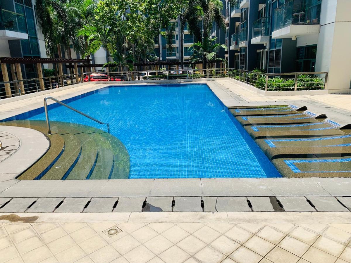 One Palm Tree Villas Condominium - Studio Room With Balcony - Across Terminal 3 Manila Zewnętrze zdjęcie